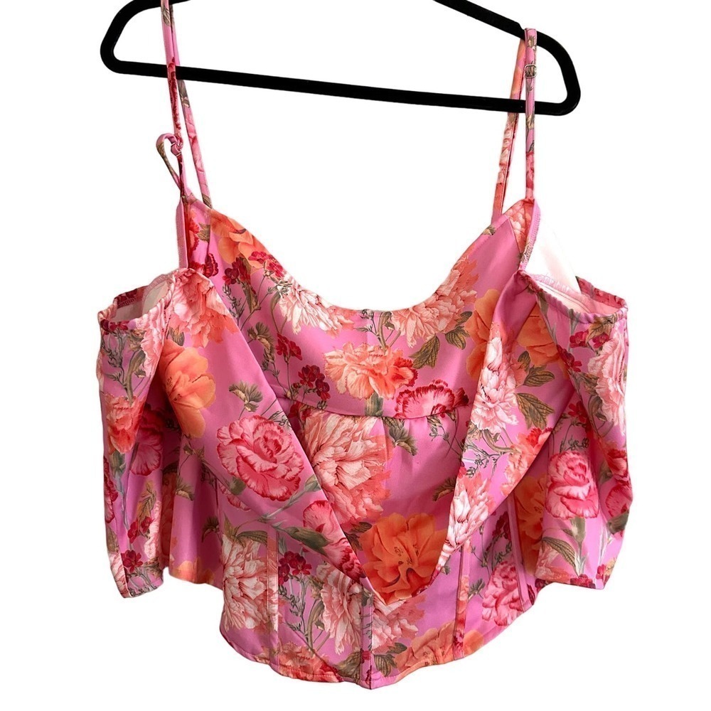 NWT PrettyLittleThing Plus Light Pink Floral Cowl Front Corset Top - 26 - Picture 2 of 7